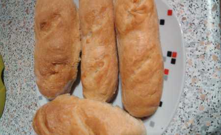Domácí francouzské bagety z pekárny