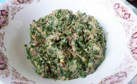 Samsa, uzbecké pirožky s náplní ze skopového masa a zeleniny