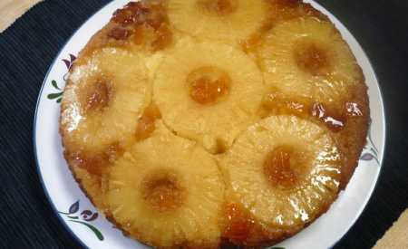 Ananasový koláč ze šlehaného těsta